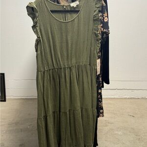 Green Tiered Sleeveless Midi Sundress